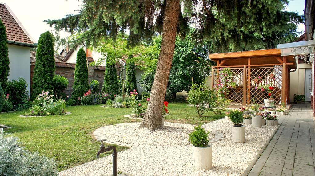 Hajnal Apartman Villa Gyula Luaran gambar