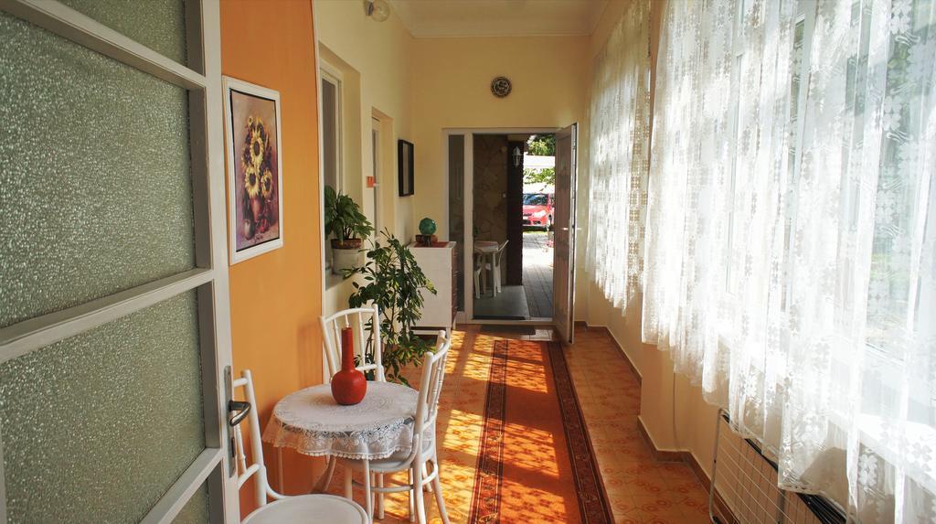 Hajnal Apartman Villa Gyula Luaran gambar